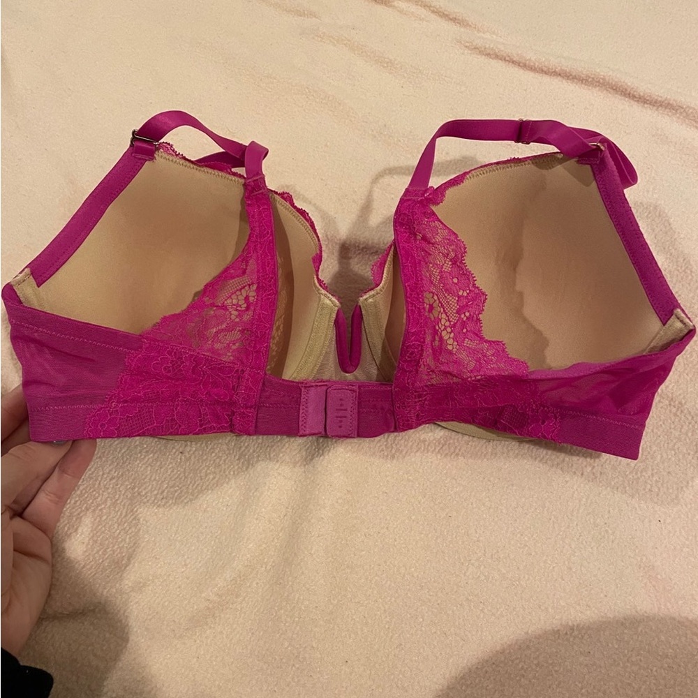 Telltale bra - Picture 2 of 3